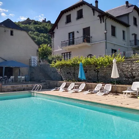 D'hotes La Fontaine Szálloda 4*