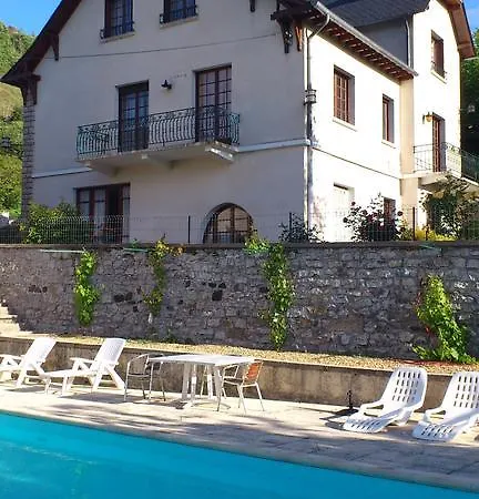 D'hotes La Fontaine Szálloda 4*