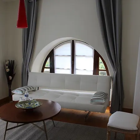 D'hotes La Fontaine Hotel 4*